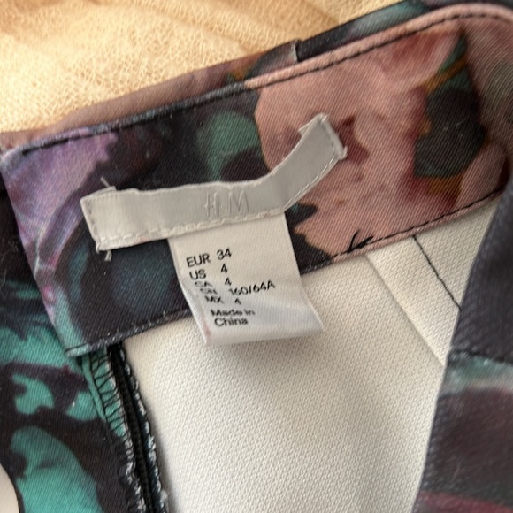 H&M dark green pink floral midi pencil skirt size 4 - Picture 5 of 5